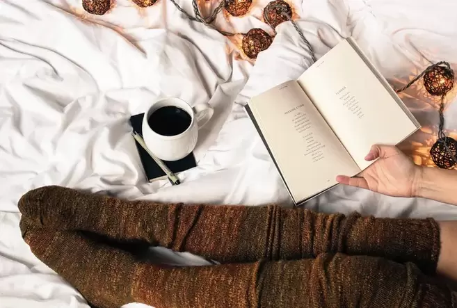 Cando descanse, manteña as pernas por encima do nivel do corazón.