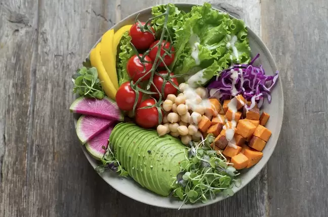 Comer fibra protexe contra as varices