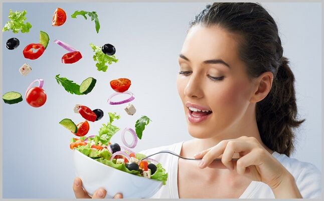 Comer ensalada de vexetais durante o tratamento de varices